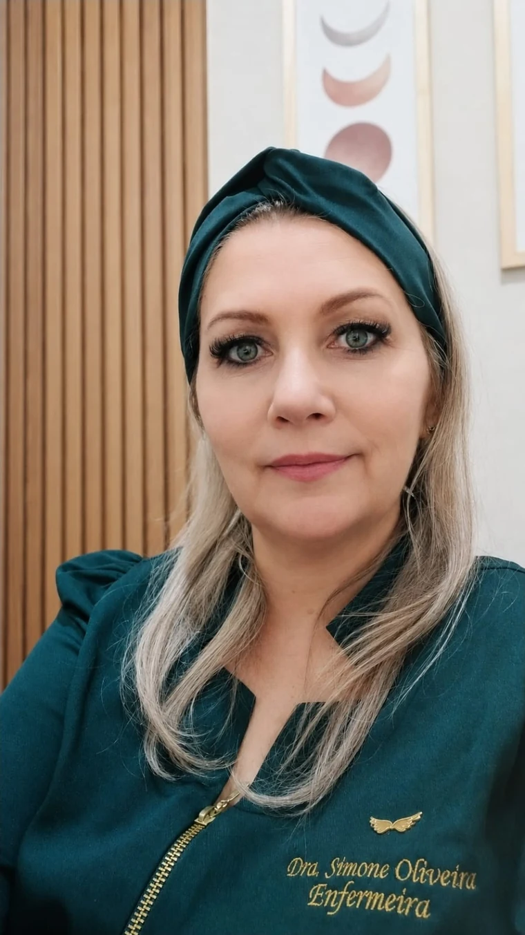 Dra. Simone Machado Kühn de Oliveira, palestrante, enfermeira, professora e escritora